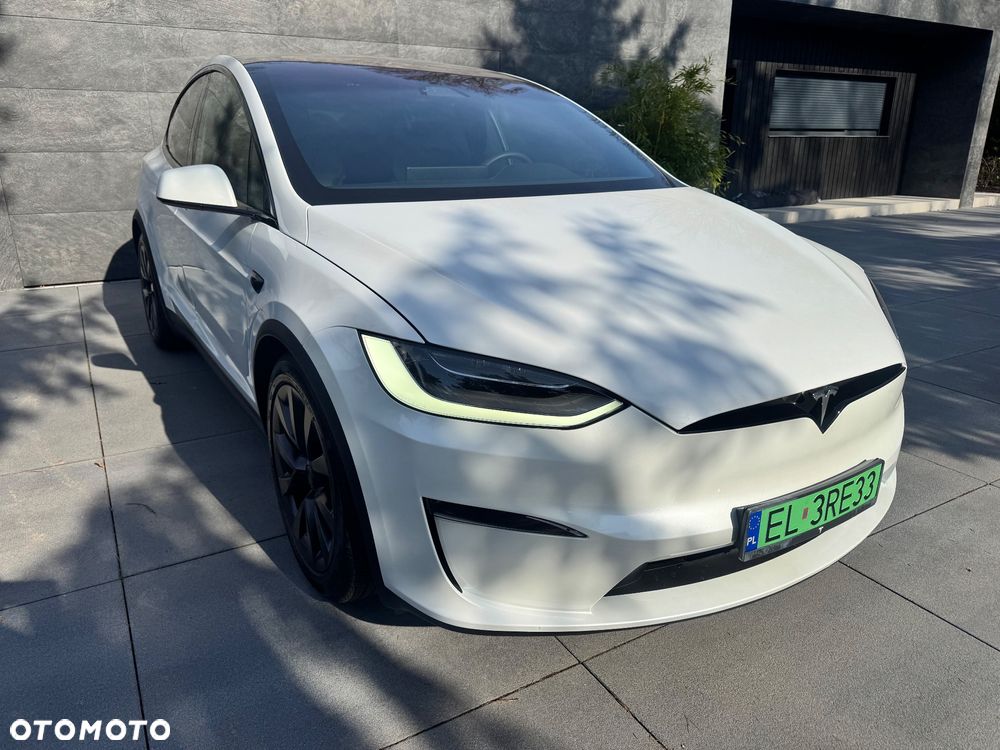 Tesla Model X - 5