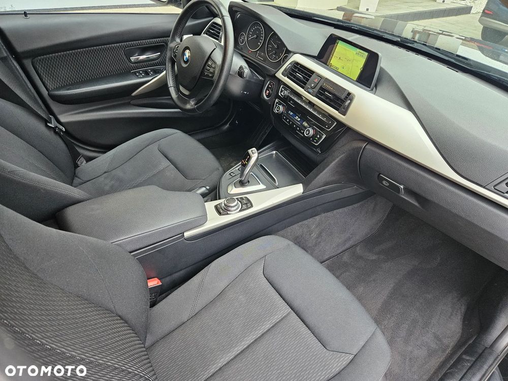 BMW Seria 3 318d - 19
