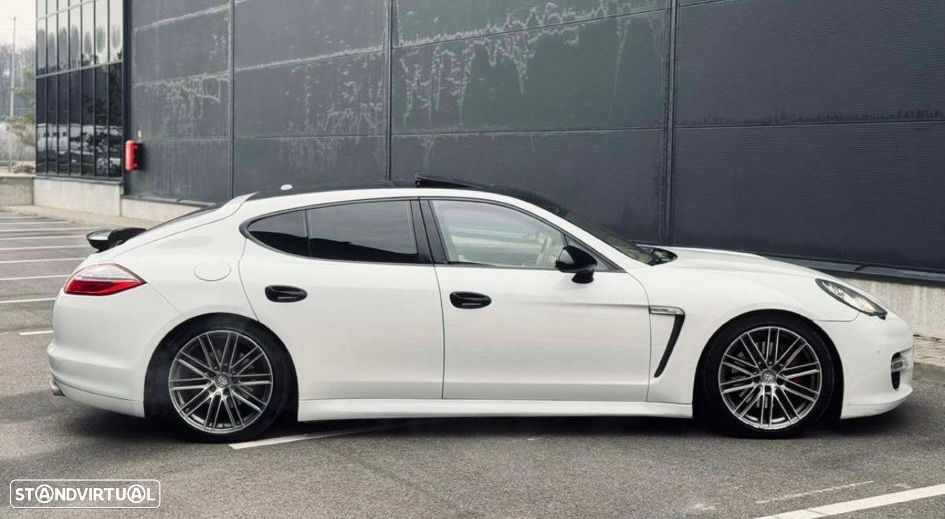 Porsche Panamera 4 PDK Platinum Edition - 22