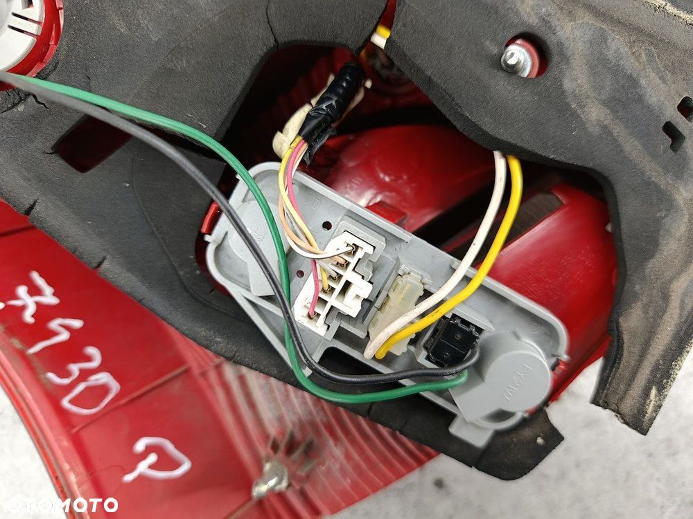 LAMPA TYLNA PRAWA TOYOTA YARIS II HATCHBACK - 7