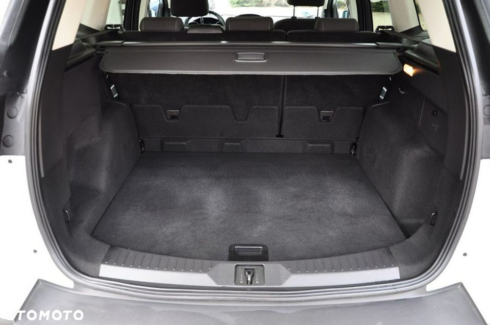 Ford Kuga - 28