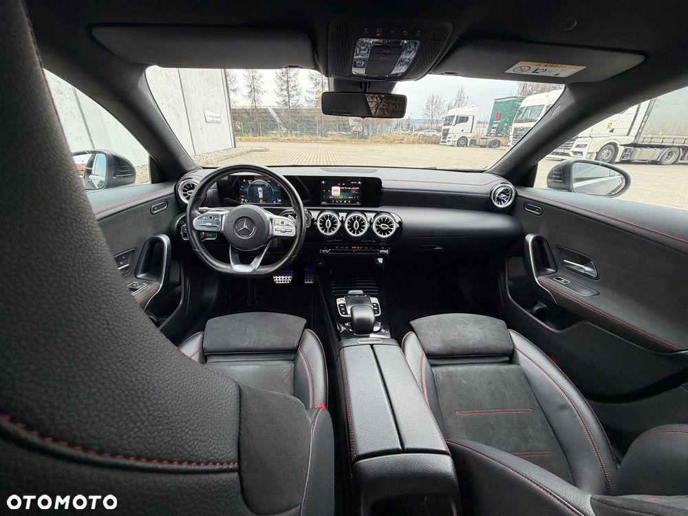 Mercedes-Benz CLA 180 7G-DCT AMG Line - 11