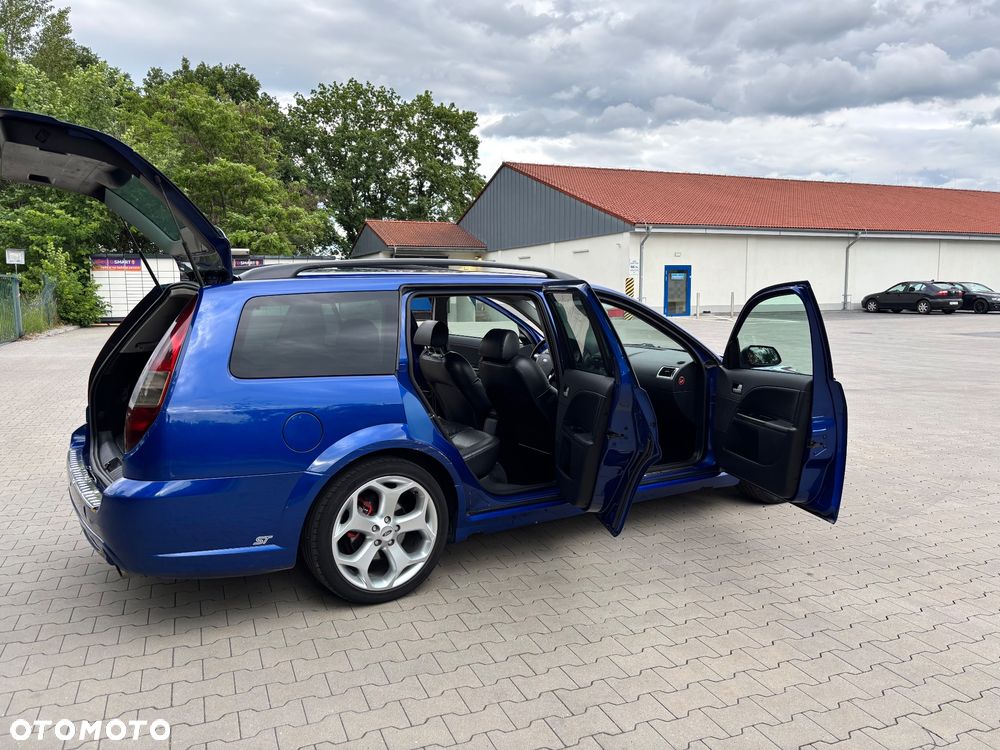 Ford Mondeo V6 ST 220 - 21