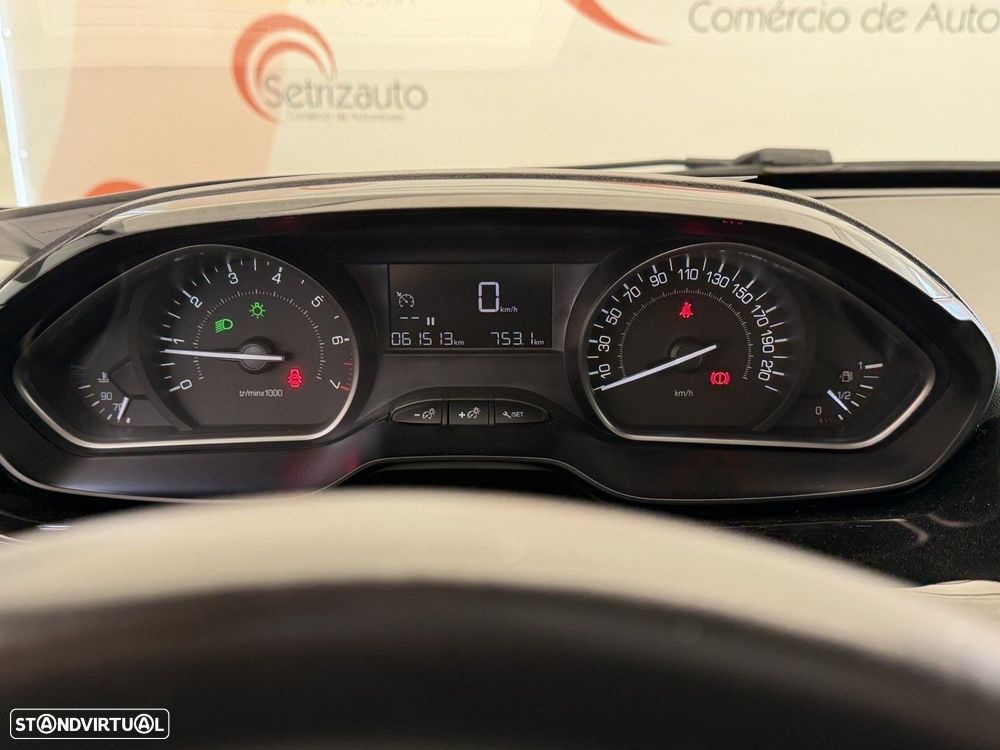 Peugeot 208 1.2 PureTech Signature - 12