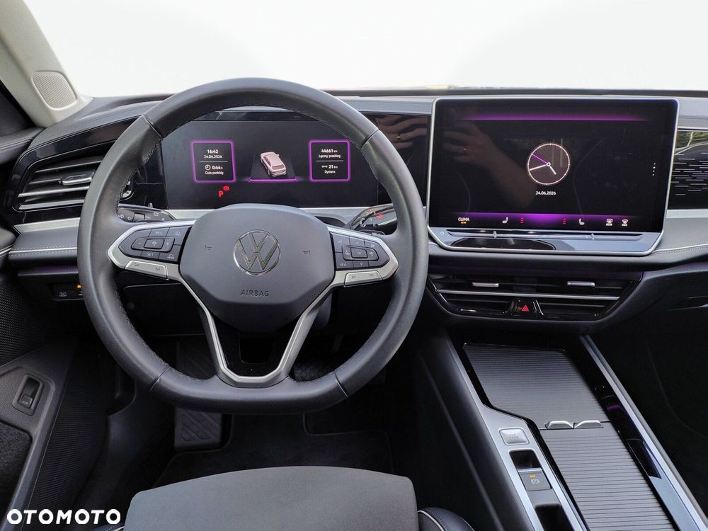 Volkswagen Passat - 11