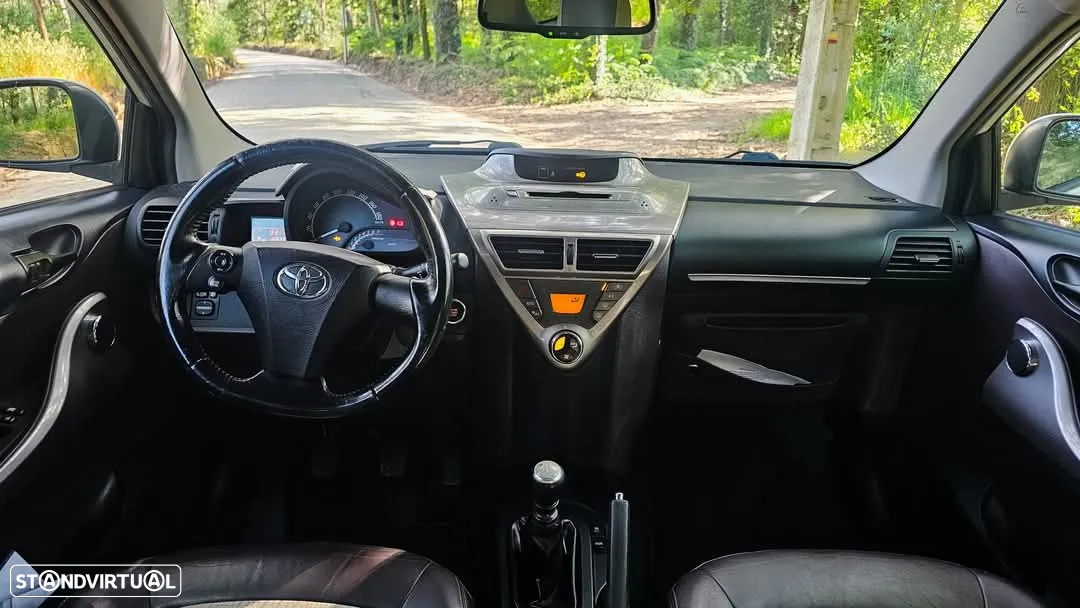 Toyota iQ 1.0 VVT-i Essential+AC - 6