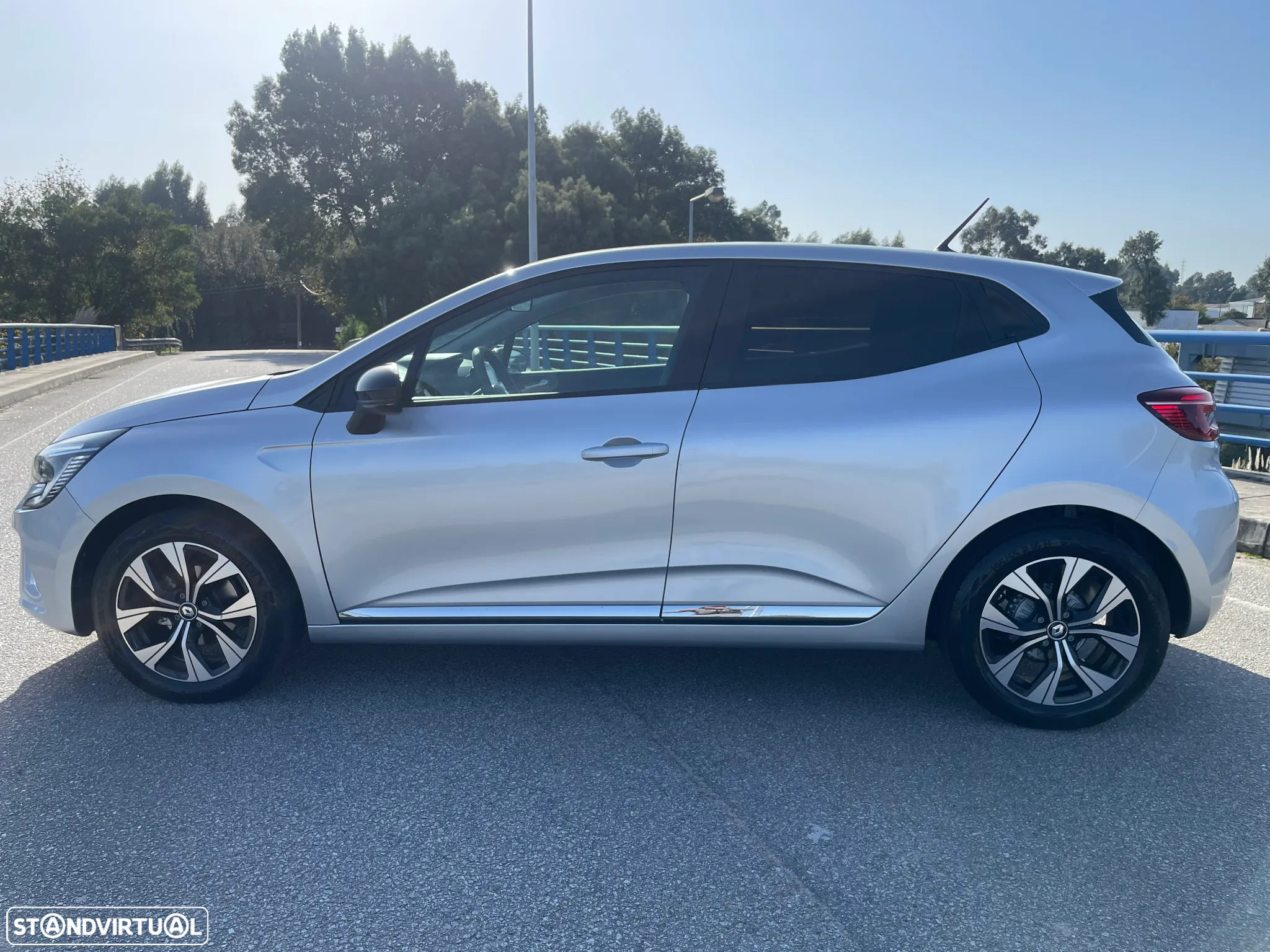 Renault Clio 1.0 TCe Techno - 8