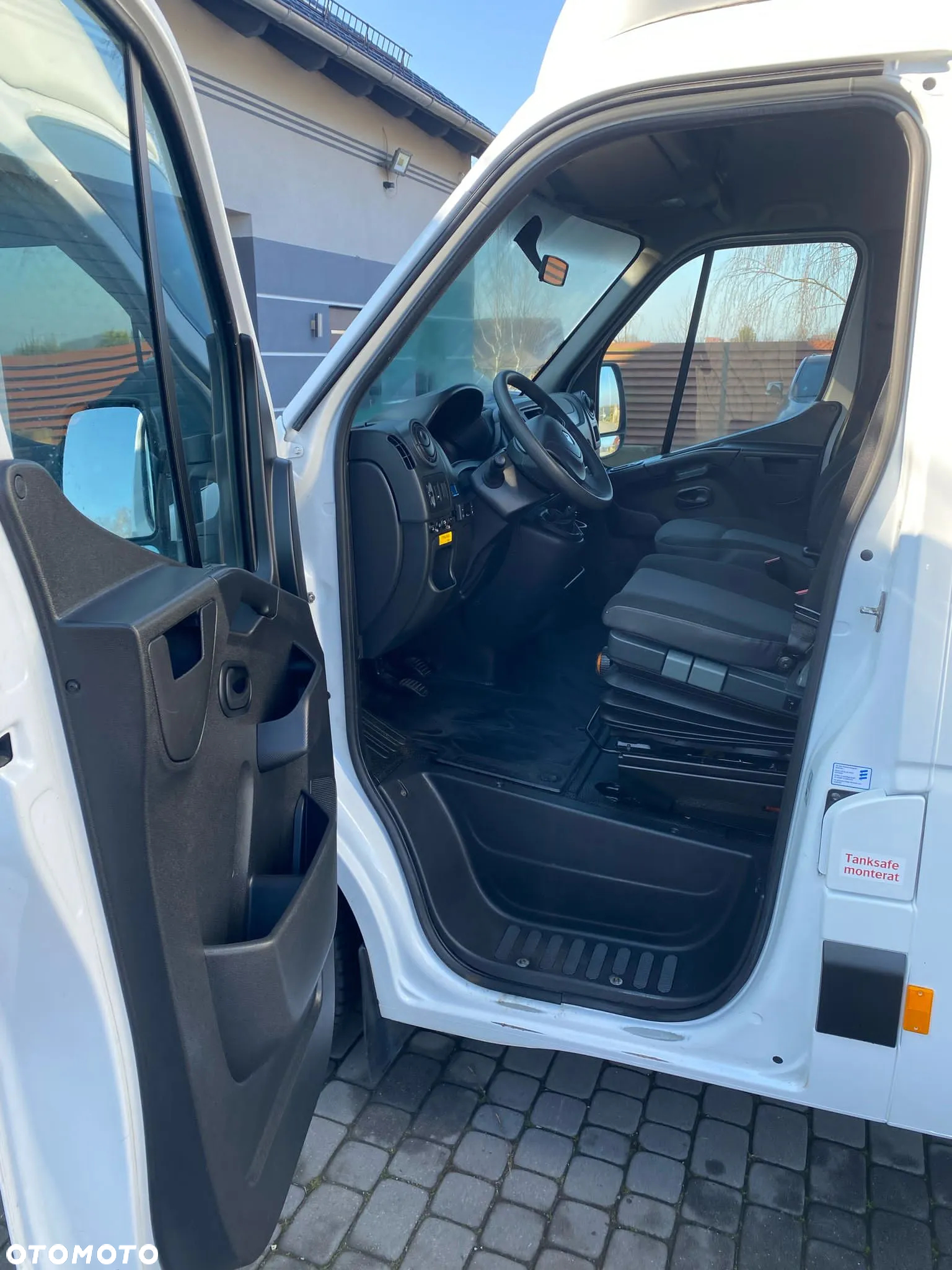 Renault HIT! Renault Master DMC 3500+3500 KG!! Kat.B 3 OSIE Izoterma Winda Pneumatyka - 6