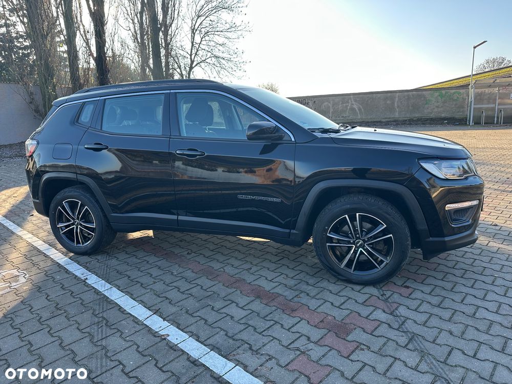 Jeep Compass - 24
