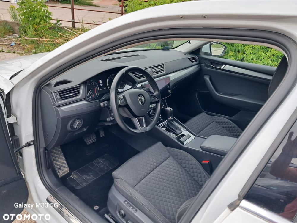 Skoda Superb 2.0 TDI 4x4 Style DSG - 8