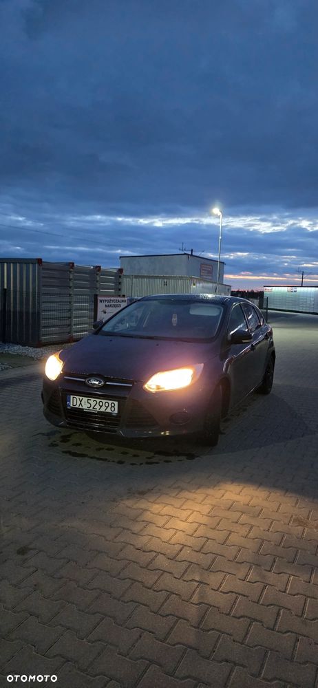 Ford Focus 1.6 Ambiente - 19