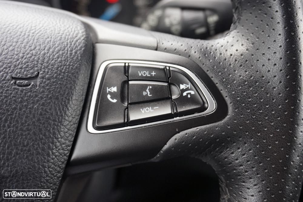 Ford Focus SW 1.0 EcoBoost S&S ST-LINE - 11