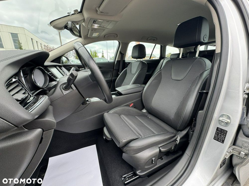Opel Insignia - 17