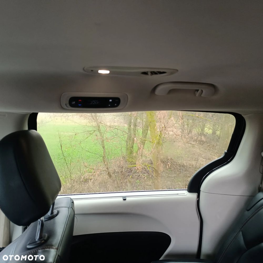 Chrysler Pacifica - 14