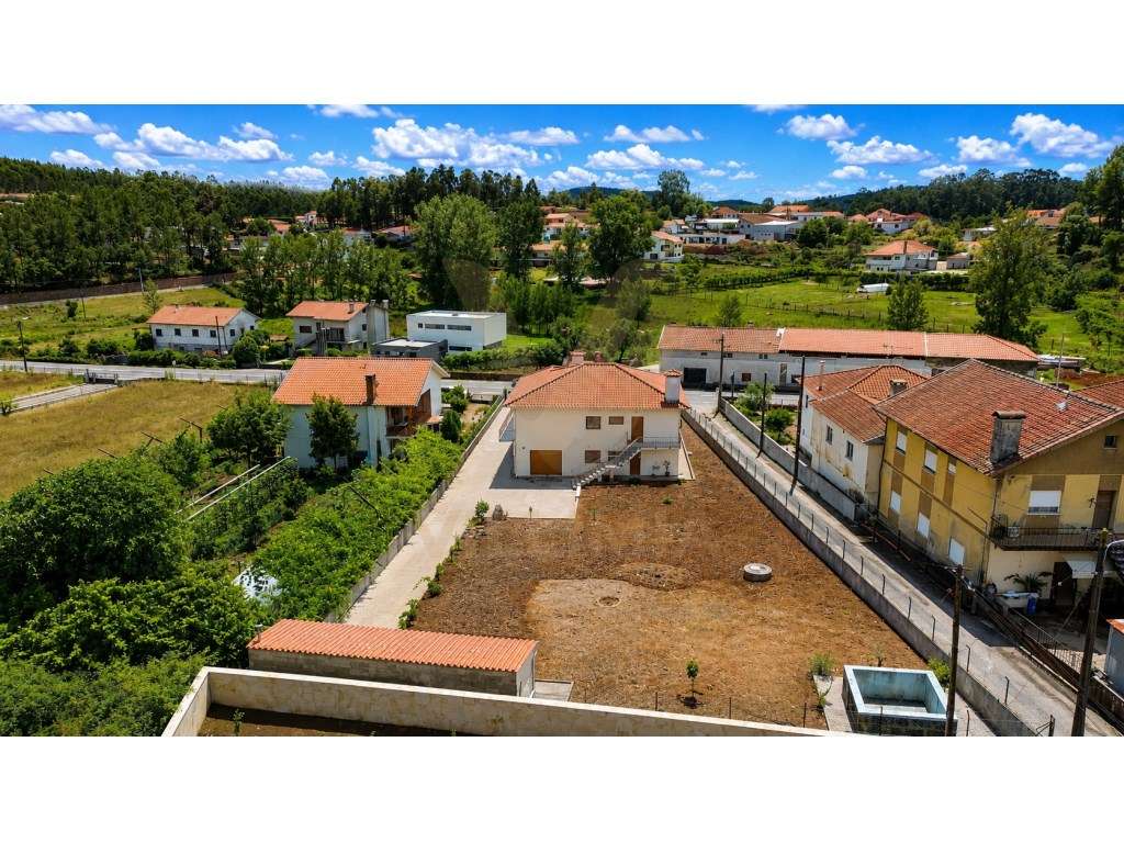 Moradia T4 c/ Jardim | Moure - Vila Verde - Grande imagem: 5/47
