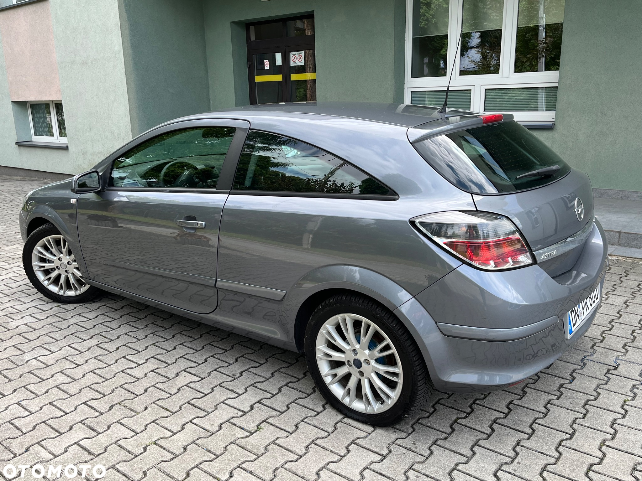 Opel Astra GTC 1.4 Easytronic - 11