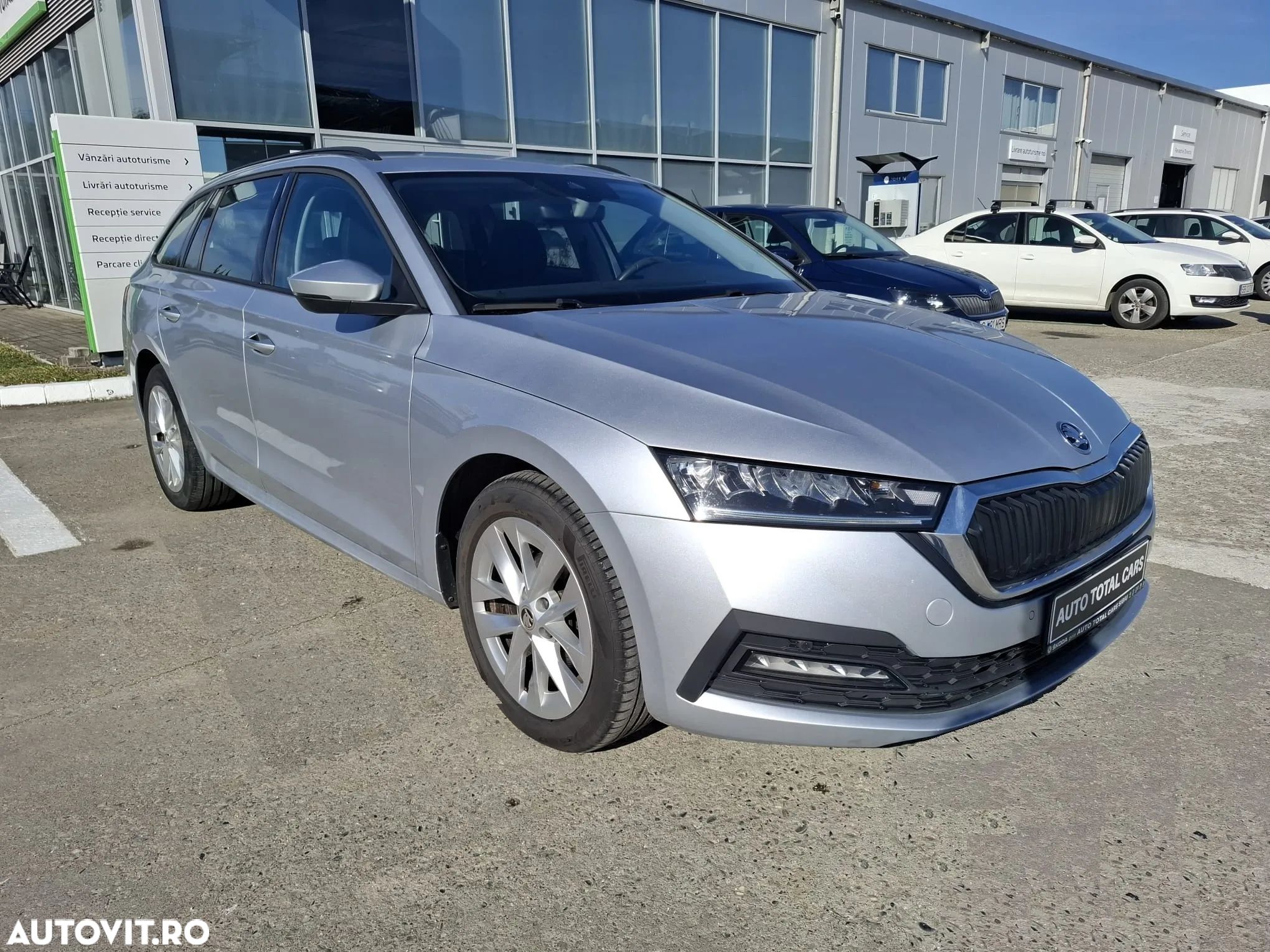 Skoda Octavia Combi 2.0 TDI DSG Style - 1