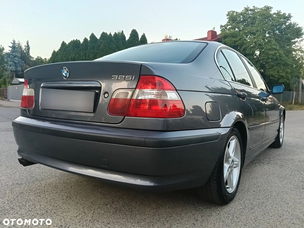 BMW Seria 3 325i Edition Sport - 23