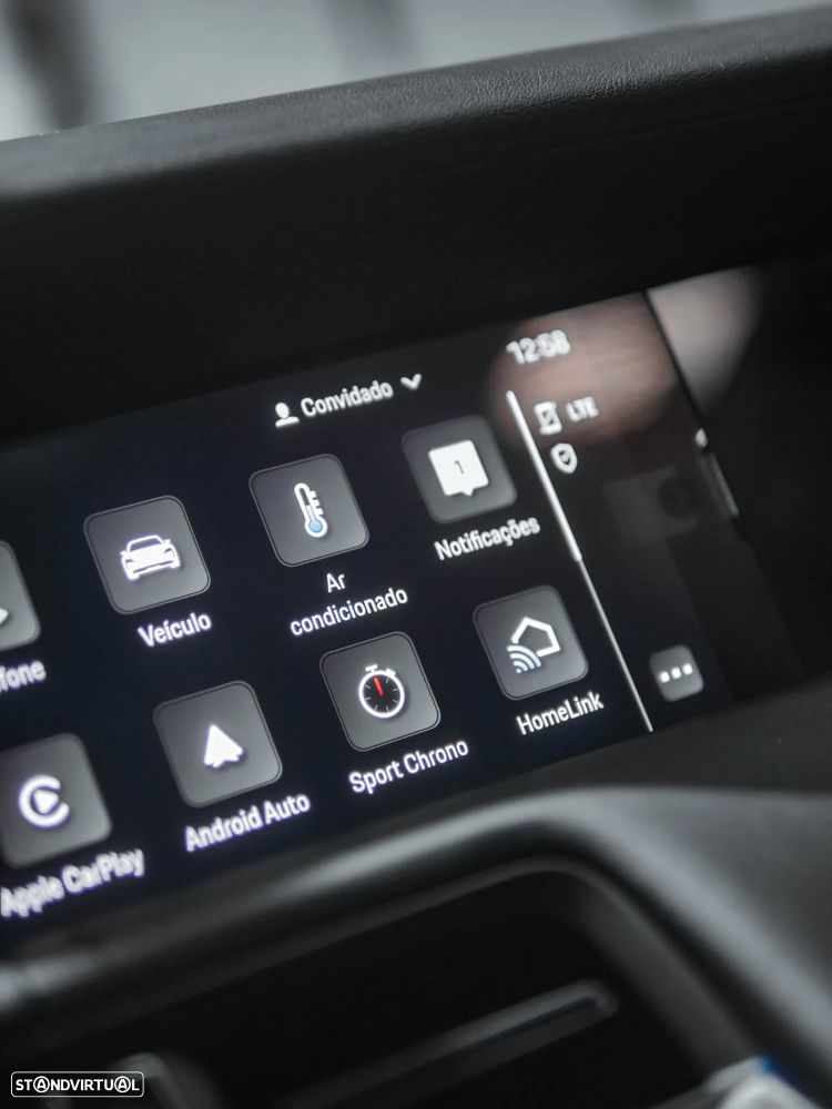 Porsche Taycan Cross Turismo 4 - 28