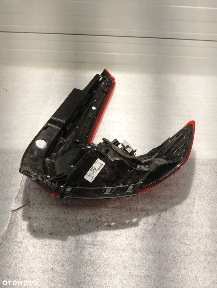 Volvo XC40 LAMPA TYLNA STRONA LEWA 31446790 - 7