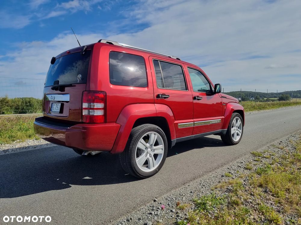 Jeep Liberty - 11