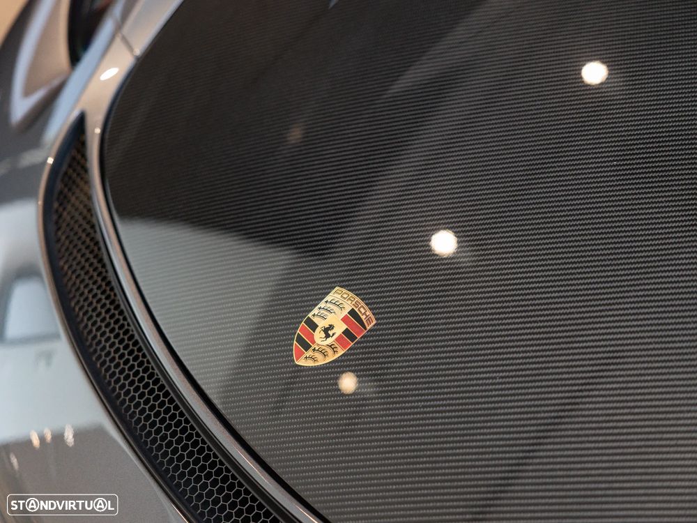 Porsche 718 Spyder - 16