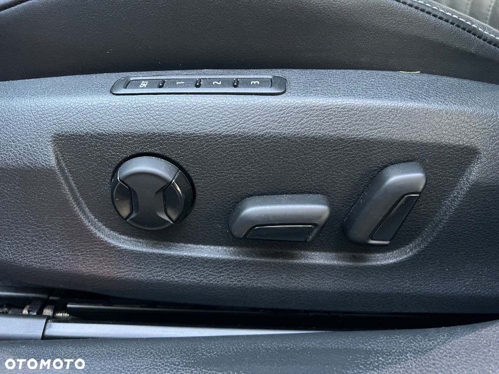 Skoda Superb 2.0 TDI SCR L&K DSG - 22