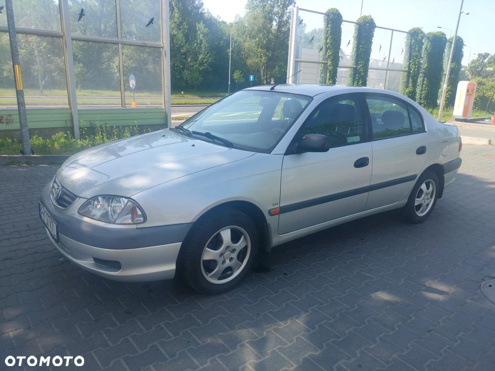 Toyota Avensis - 1