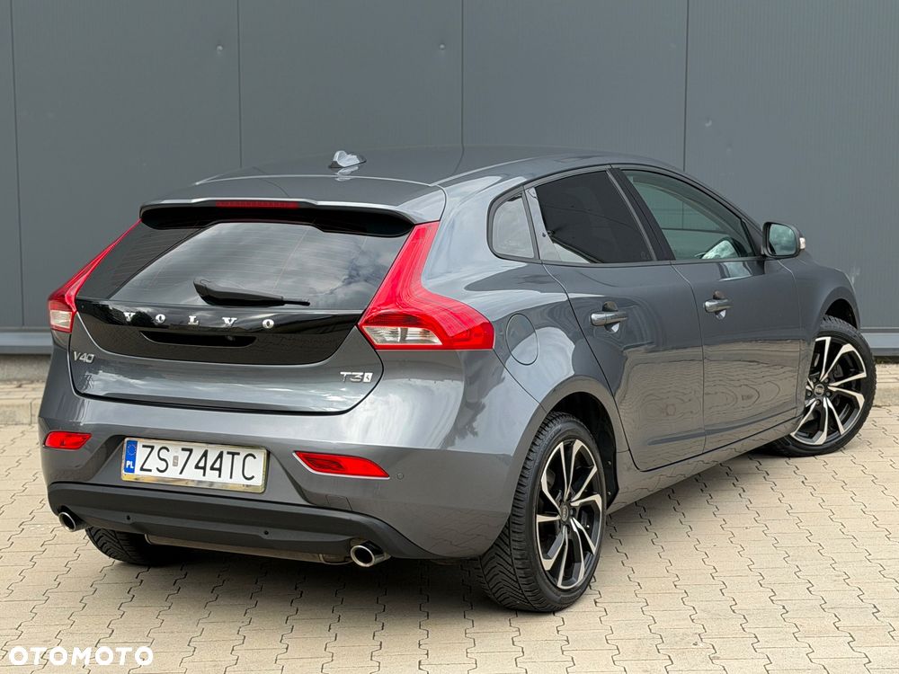 Volvo V40 T3 Momentum - 27