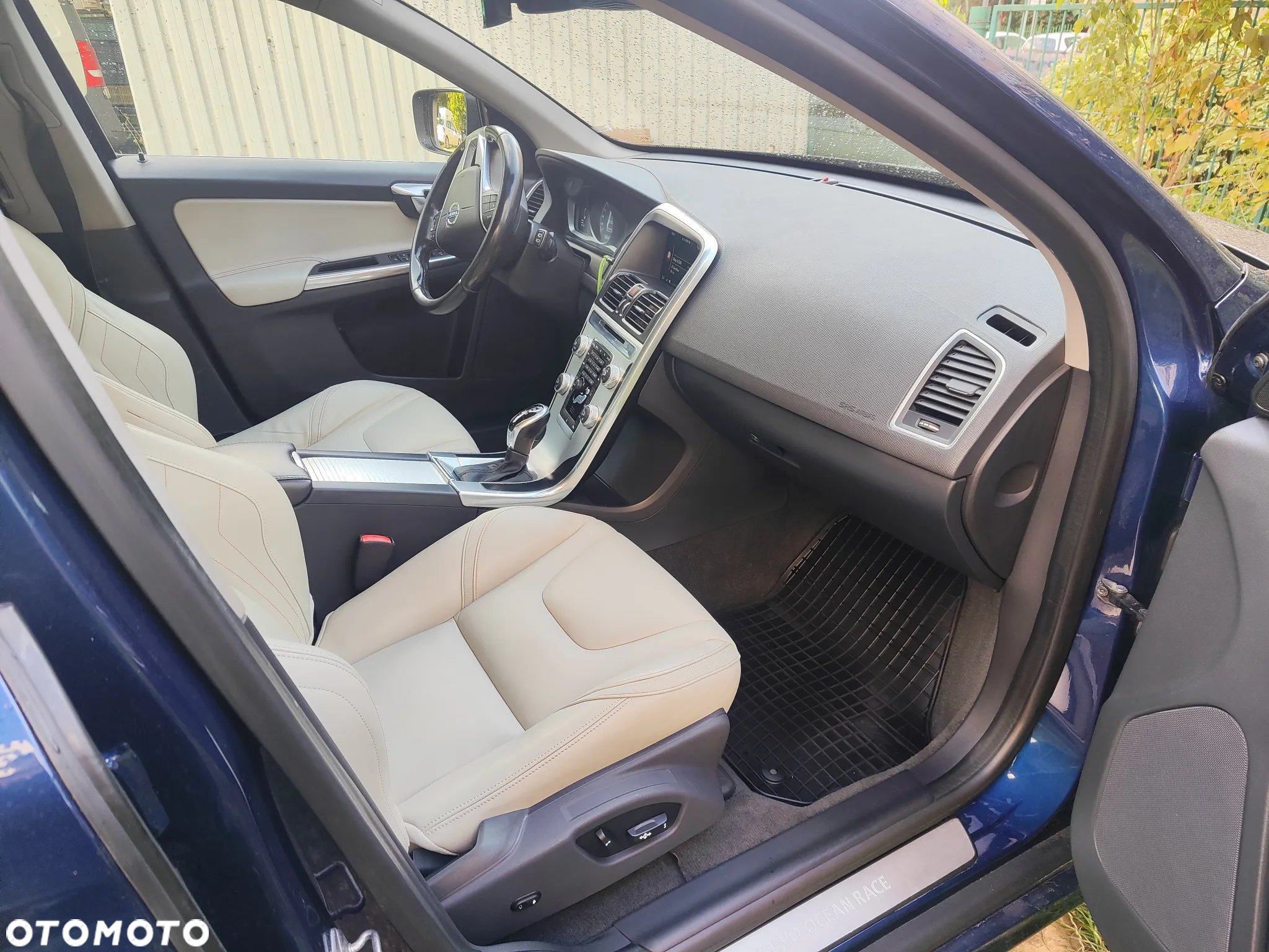 Volvo XC 60 D4 Drive-E Ocean Race - 8