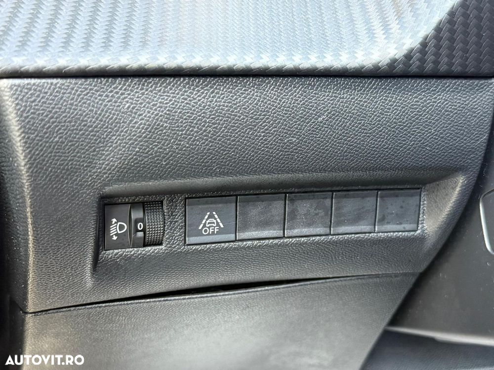 Peugeot 208 1.2 L PureTech STT EAT8 Active Pack - 20