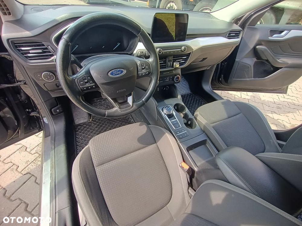 Ford Focus 1.0 EcoBoost Titanium - 24