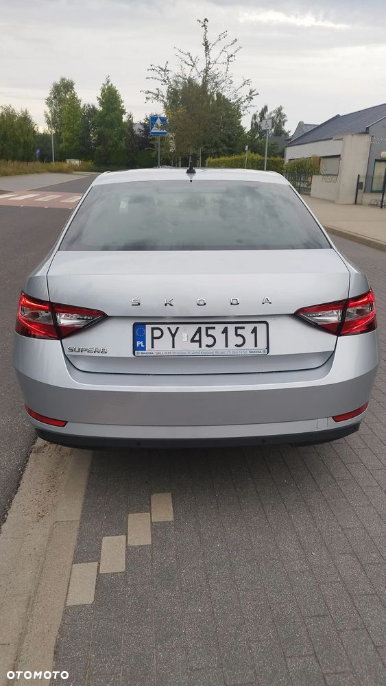 Skoda Superb 2.0 TDI SCR Ambition DSG - 8