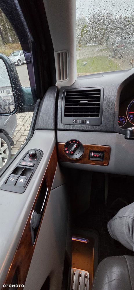 Volkswagen Multivan - 4