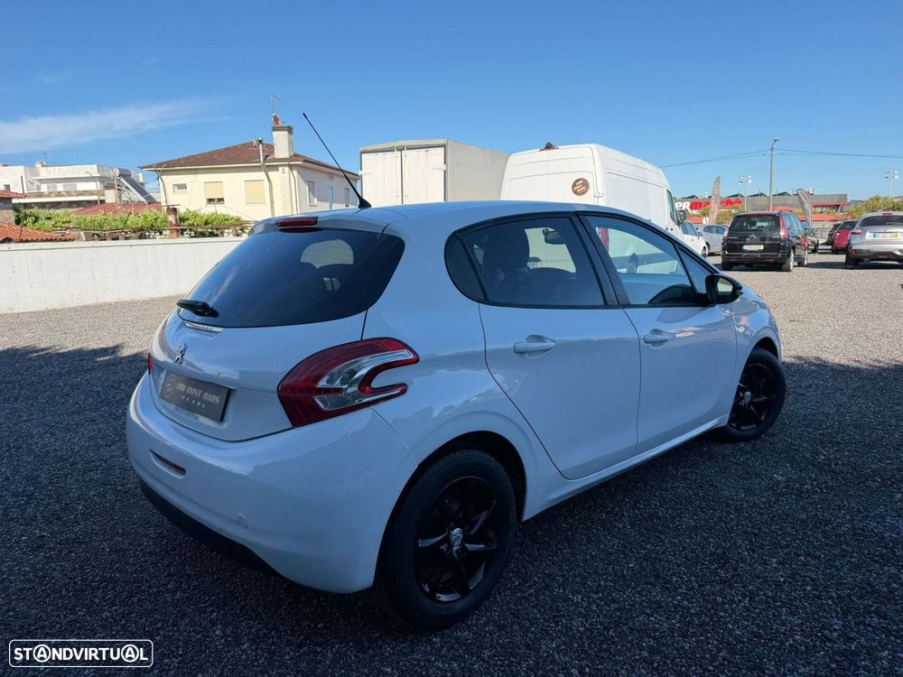 Peugeot 208 1.2 PureTech Active - 4