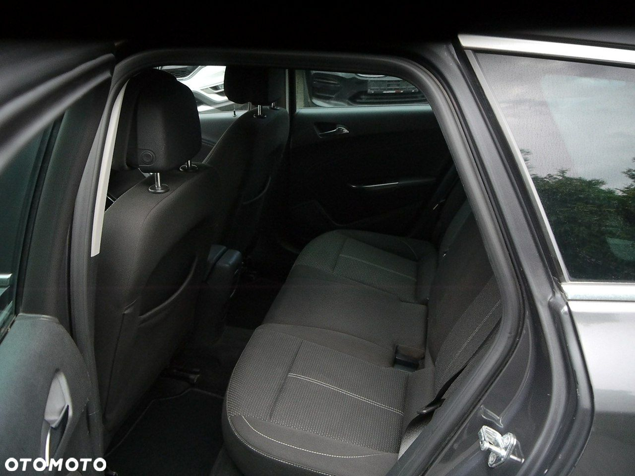 Opel Astra 1.4 Turbo Design Edition - 24