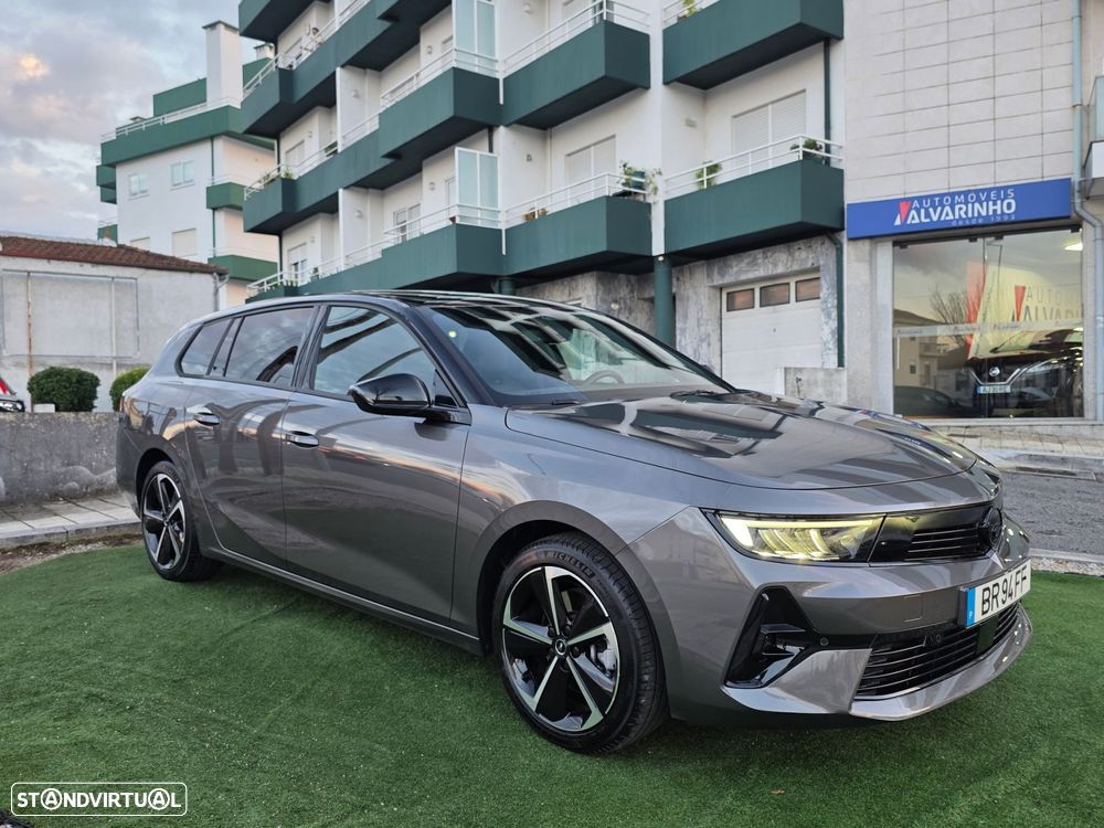 Opel Astra Sports Tourer - 1