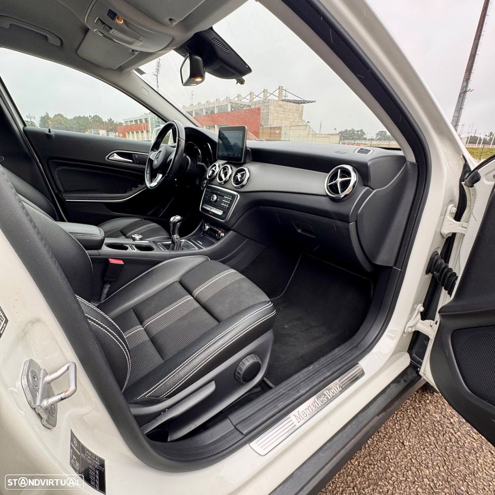 Mercedes-Benz GLA 180 d Style - 17