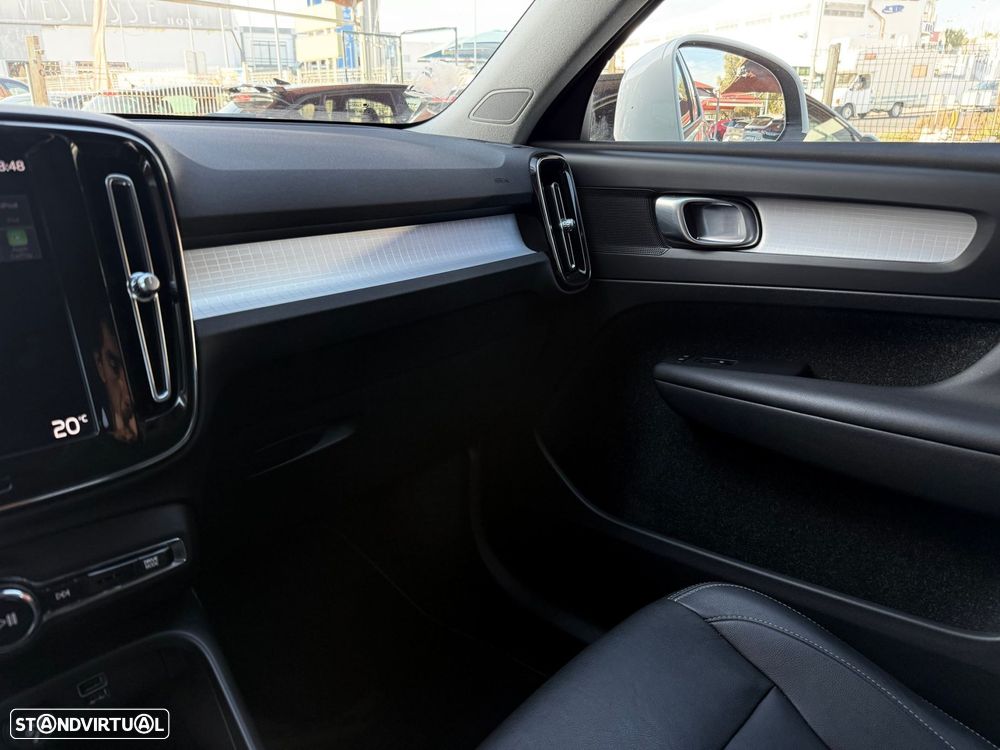 Volvo XC 40 2.0 D3 Momentum Geartronic - 17