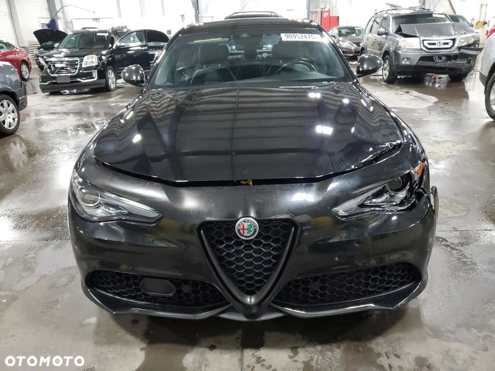 Alfa Romeo Giulia 2.0 Turbo 16V AT8-Q4 Veloce Ti - 8