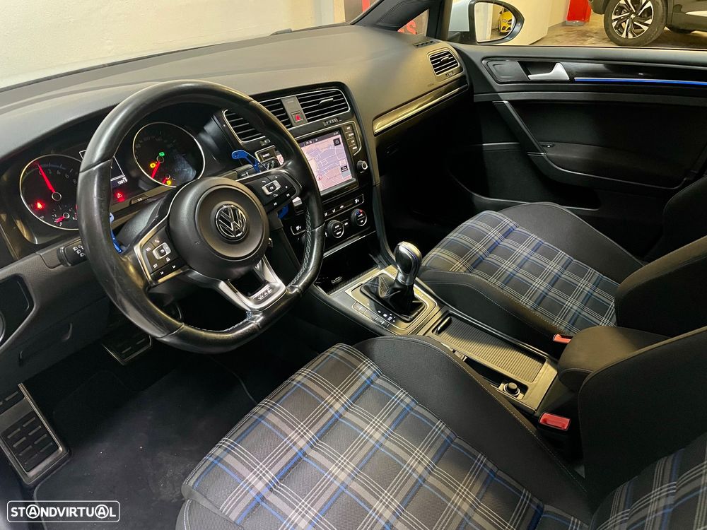 VW Golf 1.4 GTE Plug-In-Hybrid DSG - 21
