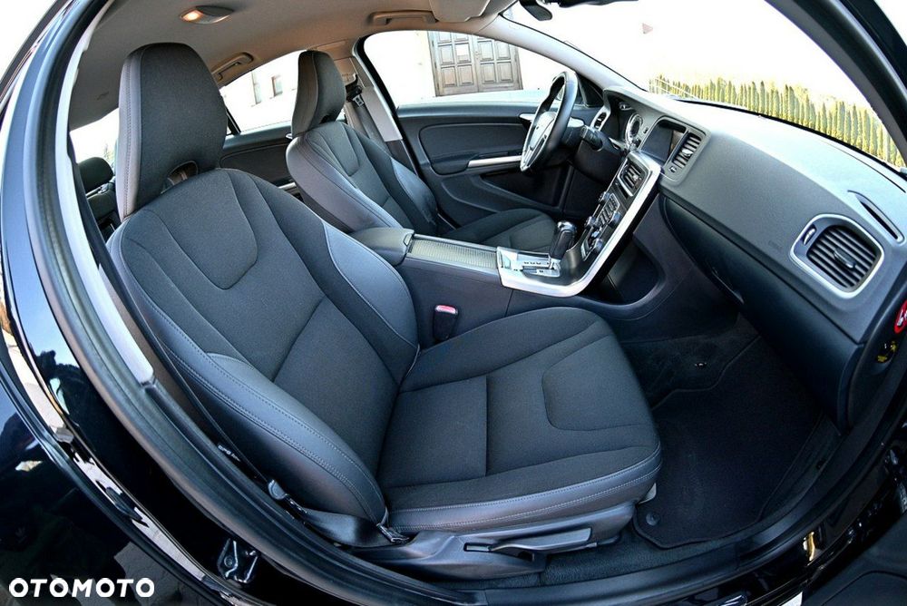 Volvo S60 D3 Geartronic Momentum - 8