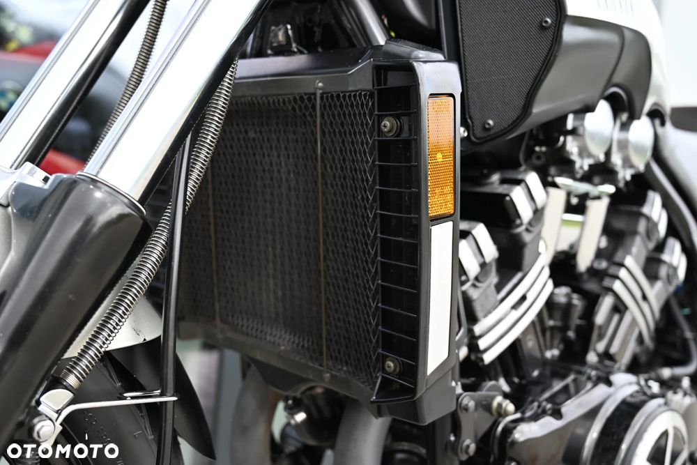 Yamaha V-MAX - 19