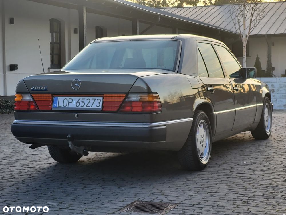 Mercedes-Benz W124 (1984-1993) - 10