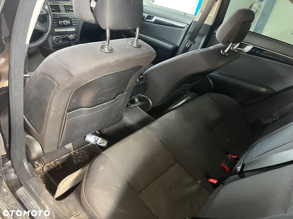 Mercedes-Benz Klasa C 200 CDI DPF (BlueEFFICIENCY) Avantgarde - 16