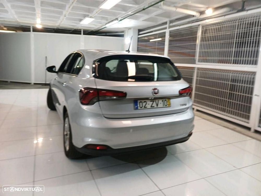 Fiat Tipo Station Wagon 1.3 M-Jet Lounge - 28