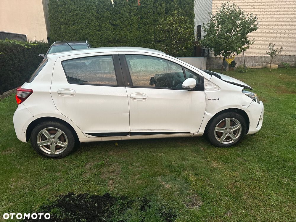 Toyota Yaris 1.5 VVT-i Team Deutschland - 13
