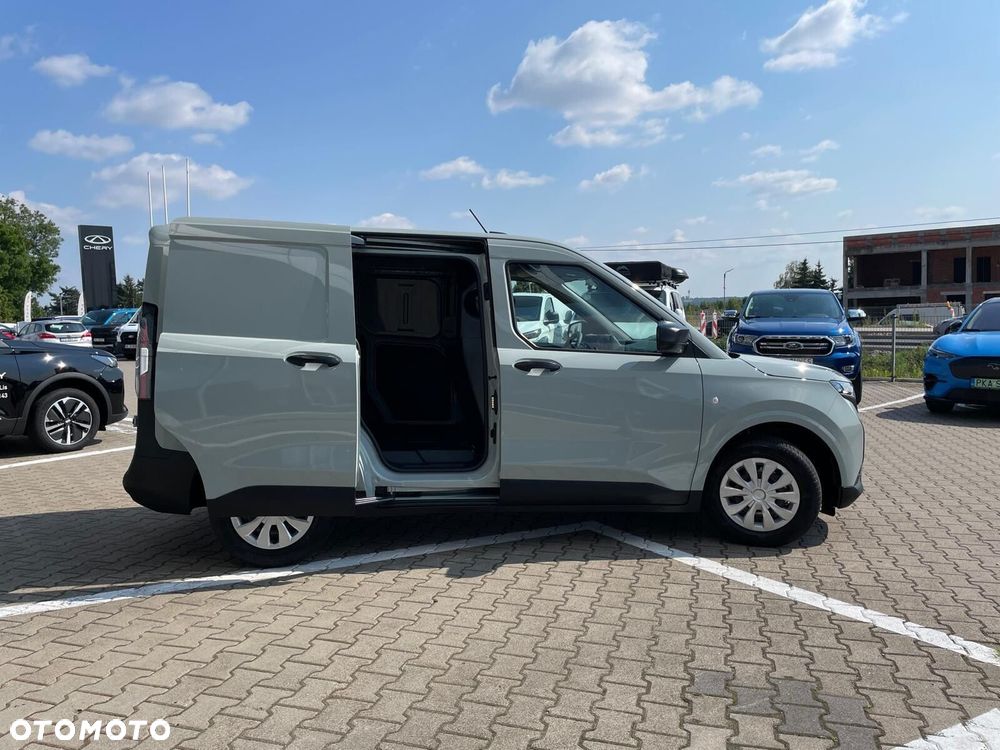 Ford Transit Courier - 9