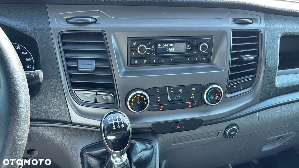 Ford Transit - 12