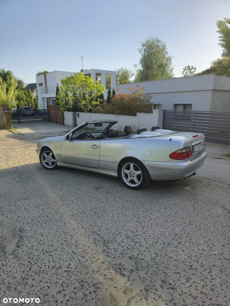 Mercedes-Benz CLK - 4